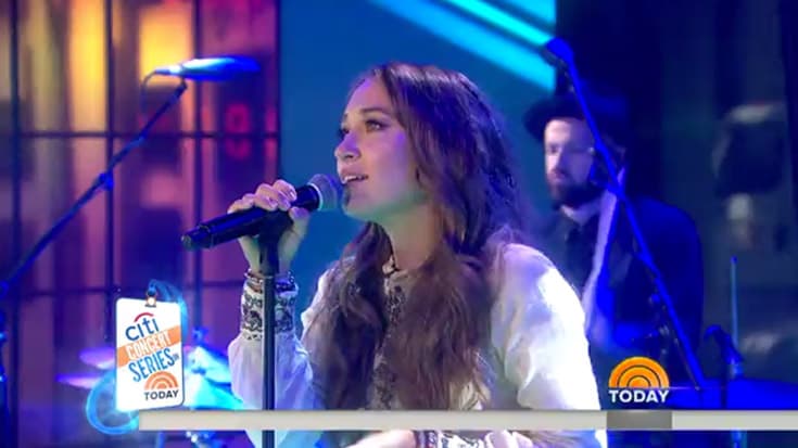 Lauren Daigle Sings "How Can It Be" Live on the TODAY Show!