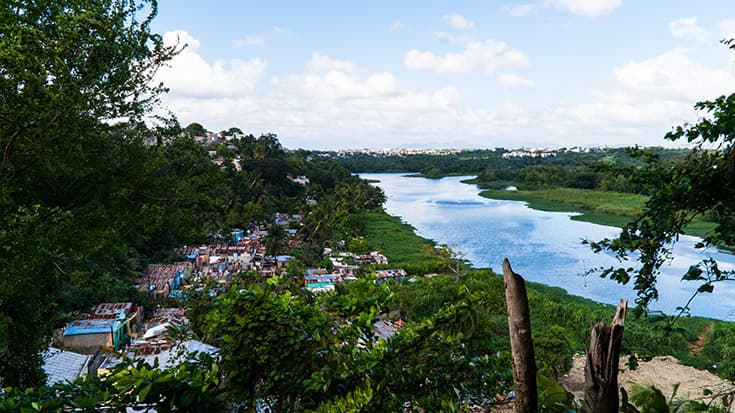 10 Photos of Dominican Republic: From Paradise to Poverty